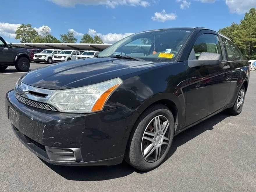 2008 Ford Focus S photo 1
