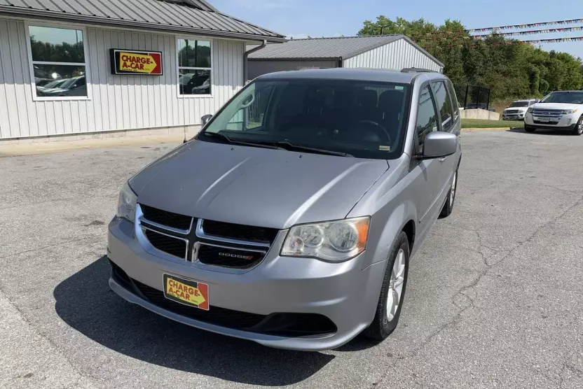 2014 Dodge Grand Caravan SXT photo 1