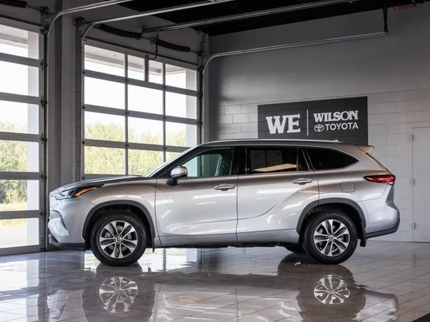 2022 Toyota Highlander Hybrid XLE photo 1