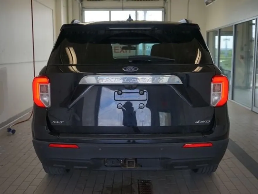 2022 Ford Explorer XLT photo 1