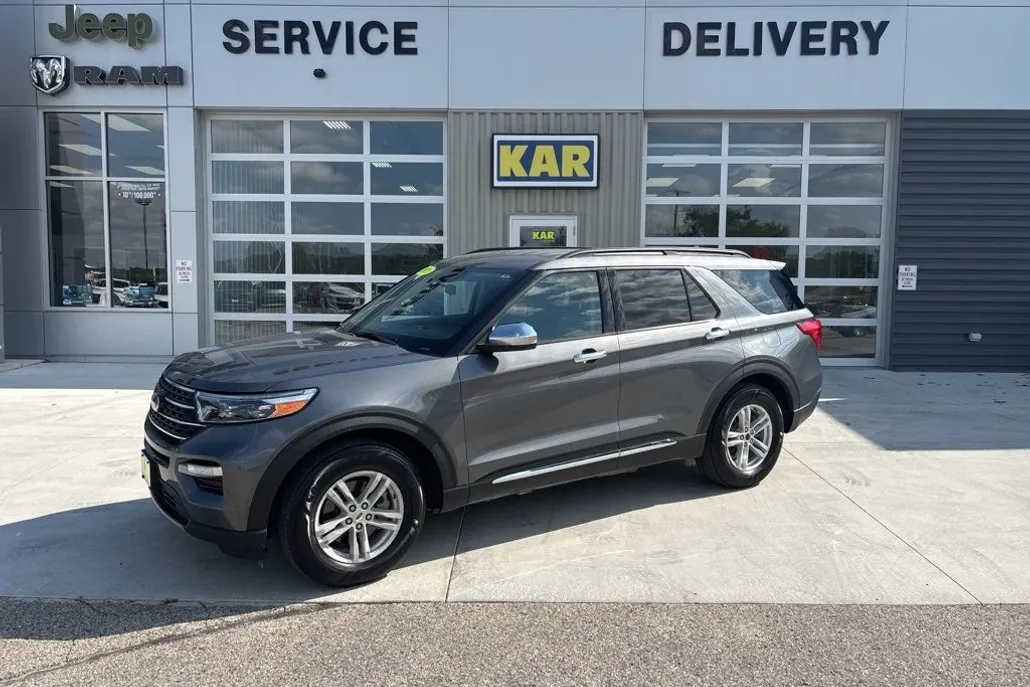 2021 Ford Explorer XLT photo 1
