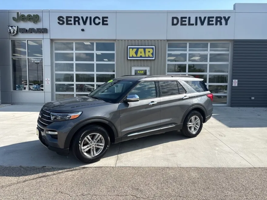 2021 Ford Explorer XLT photo 1