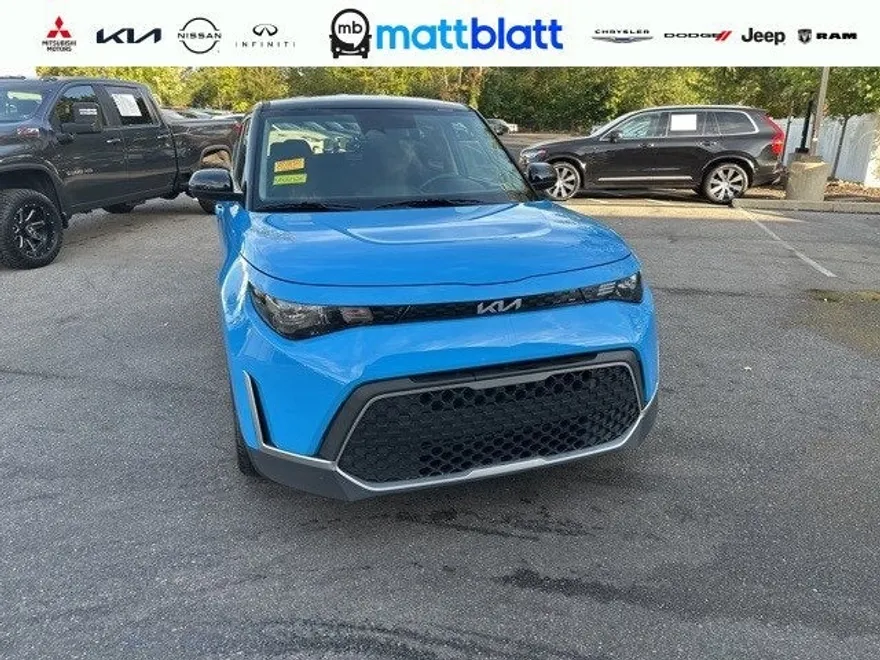 2023 Kia Soul S photo 1