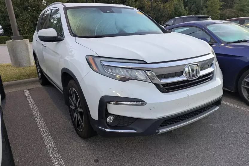2020 Honda Pilot Touring photo 1
