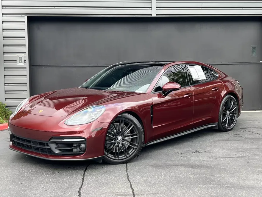 2021 Porsche Panamera 4 photo 1