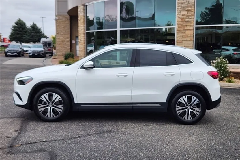 2025 Mercedes Benz GLA 250 4MATIC photo 1