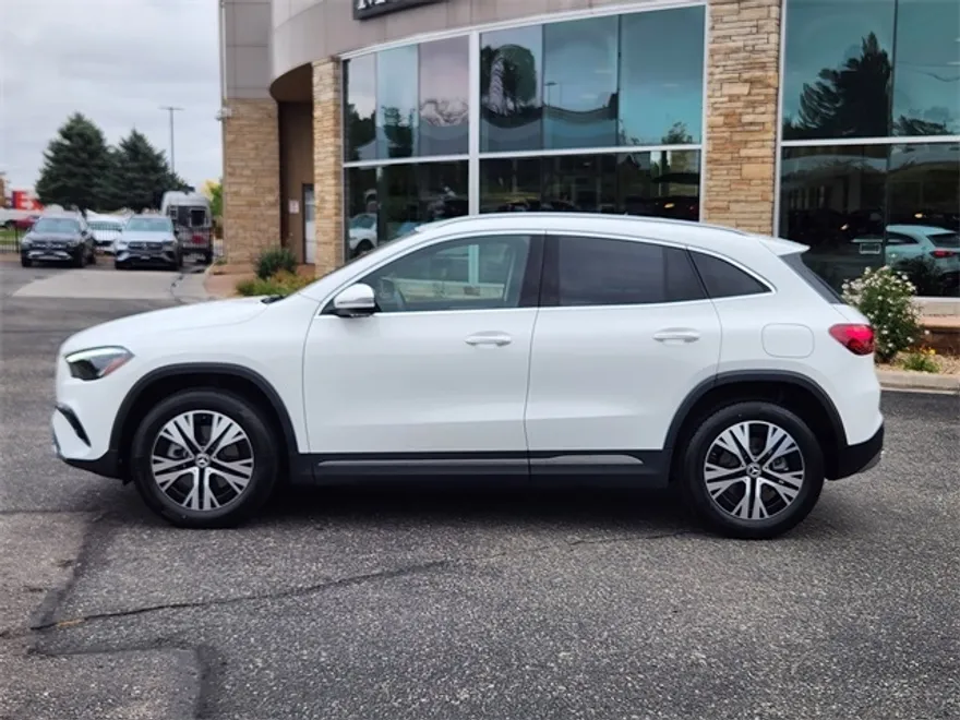 2025 Mercedes Benz GLA 250 4MATIC photo 1