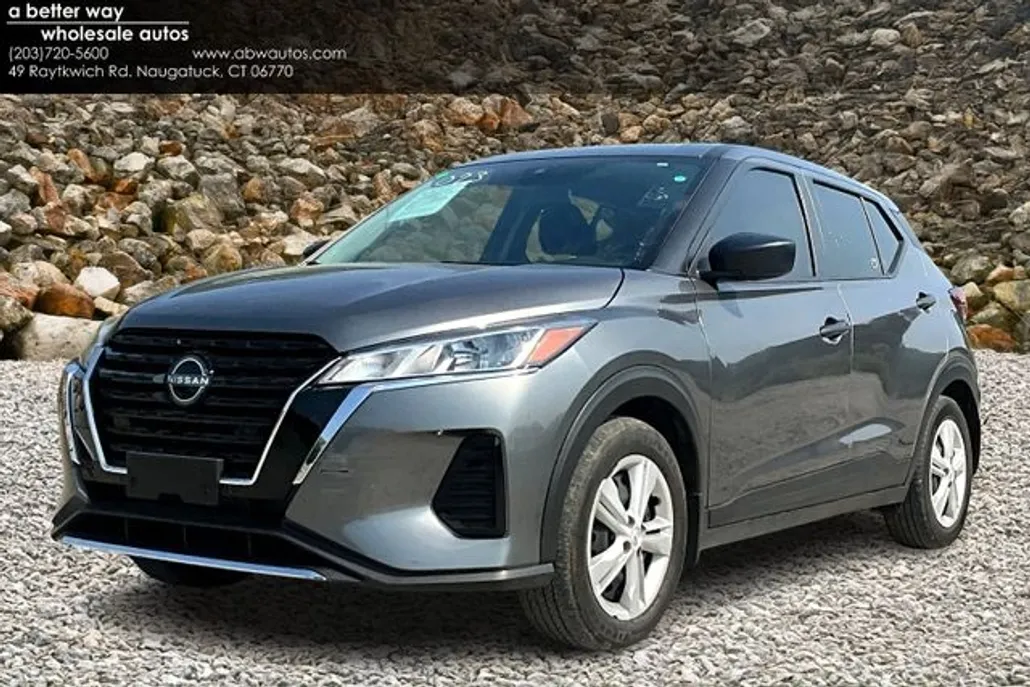 2023 Nissan Kicks S photo 1