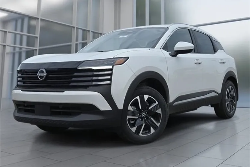 2025 Nissan Kicks SV photo 1