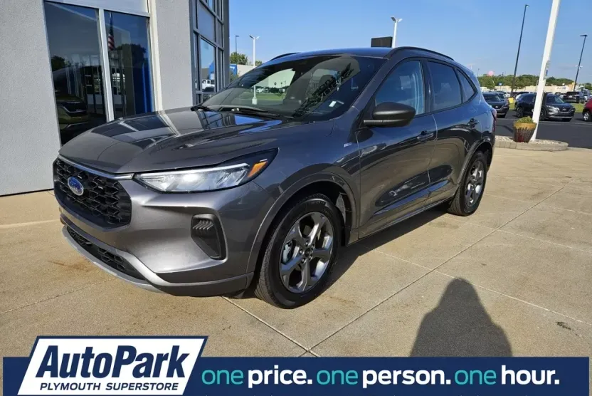 2024 Ford Escape ST-Line photo 1