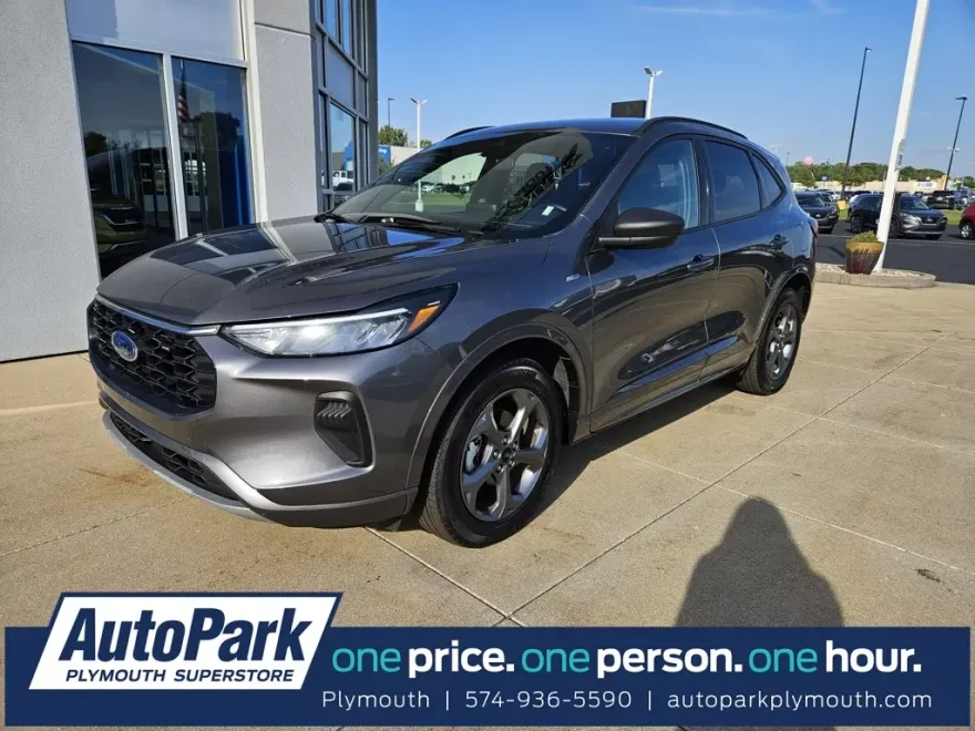 2024 Ford Escape ST-Line photo 1