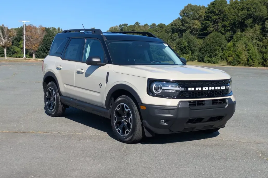 2025 Ford Bronco Sport Outer Banks photo 1