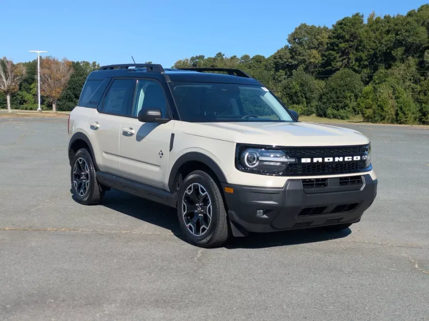 2025 Ford Bronco Sport Outer Banks photo 1