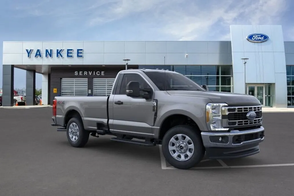 2025 Ford F-350 XLT photo 1