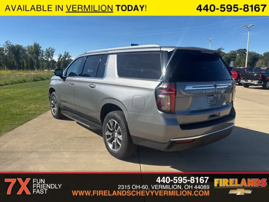2021 Chevrolet Suburban LT photo 1