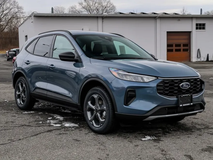 2025 Ford Escape ST-Line photo 1