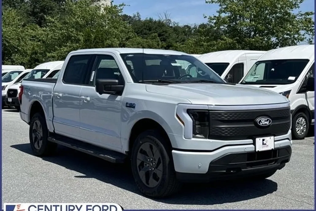 2025 Ford F-150 Lightning photo 1