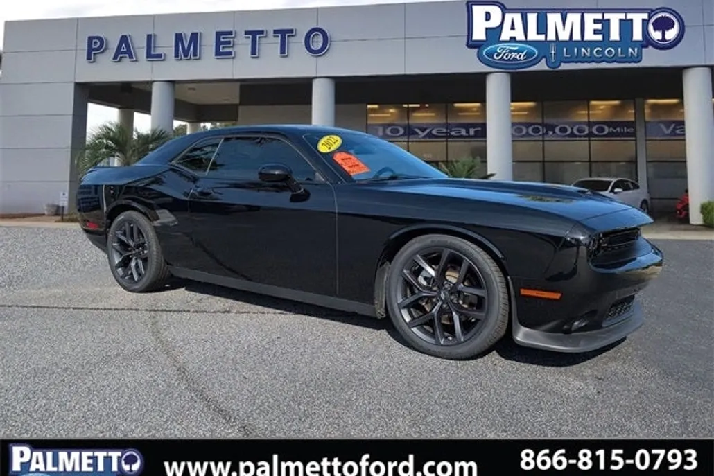 2022 Dodge Challenger GT photo 1
