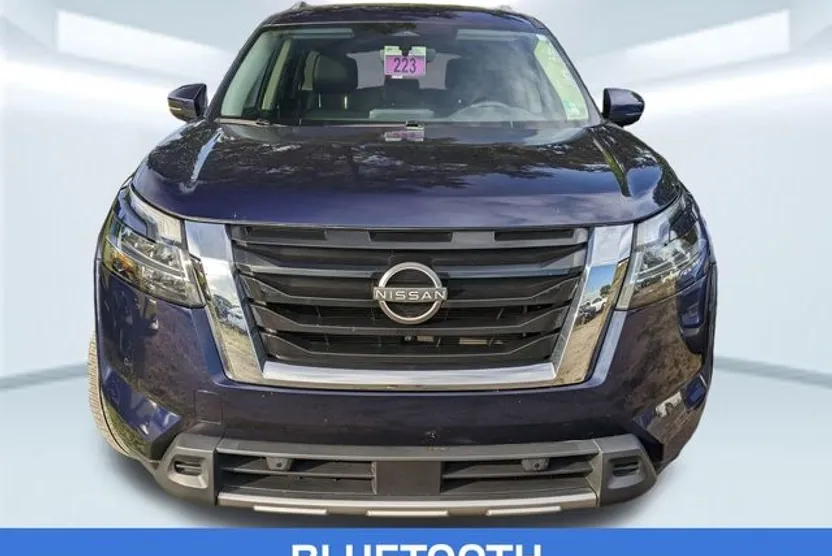 2023 Nissan Pathfinder SL photo 1