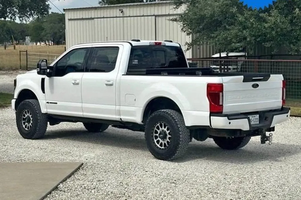 2022 Ford F-250 Lariat photo 1