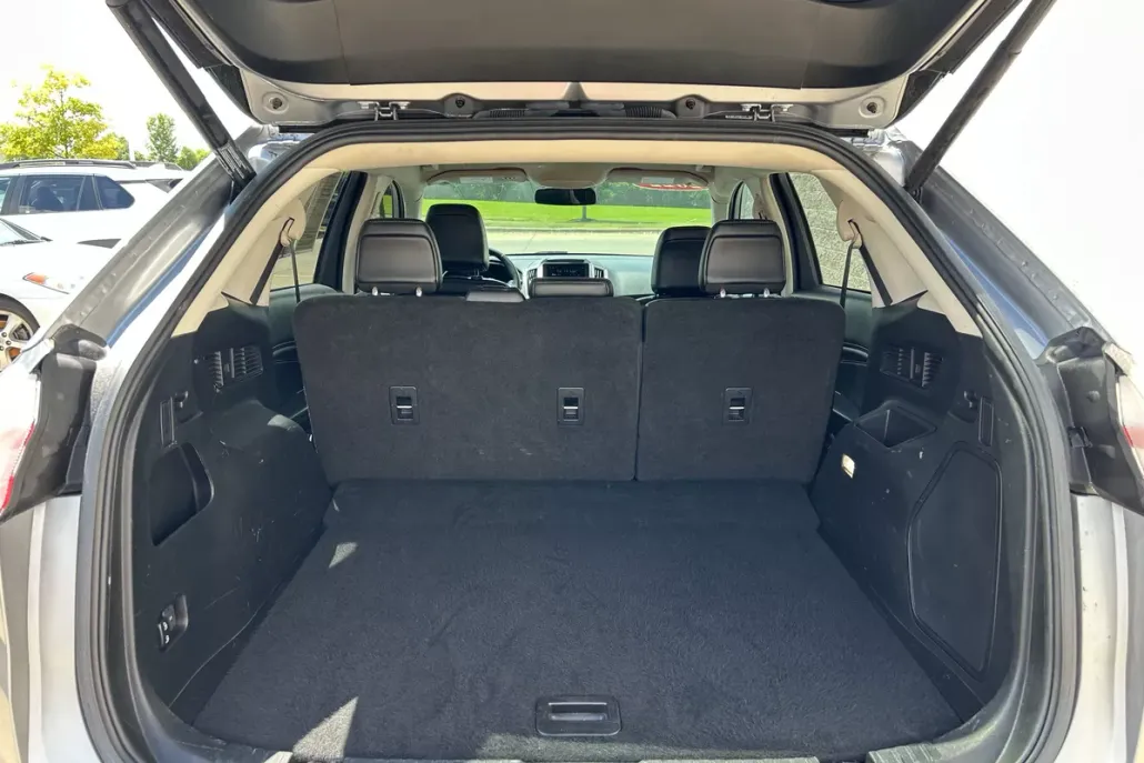 2022 Ford Edge Titanium photo 1