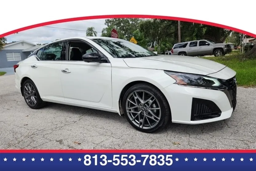 2024 Nissan Altima SR photo 1