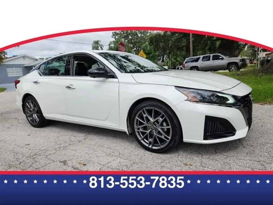 2024 Nissan Altima SR photo 1