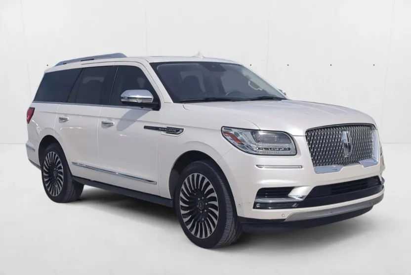 2018 Lincoln Navigator Black Label photo 1