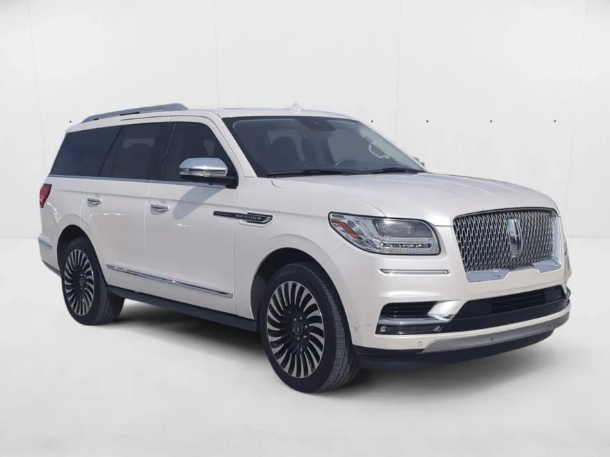 2018 Lincoln Navigator Black Label photo 1