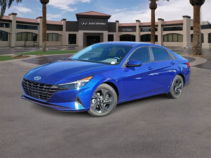 2022 Hyundai Elantra SEL Convenience photo 1
