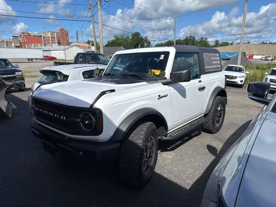 2021 Ford Bronco Base photo 1