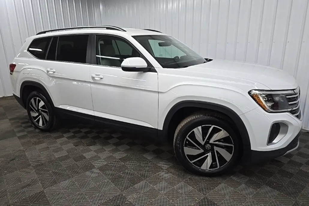 2024 Volkswagen Atlas SE Technology photo 1