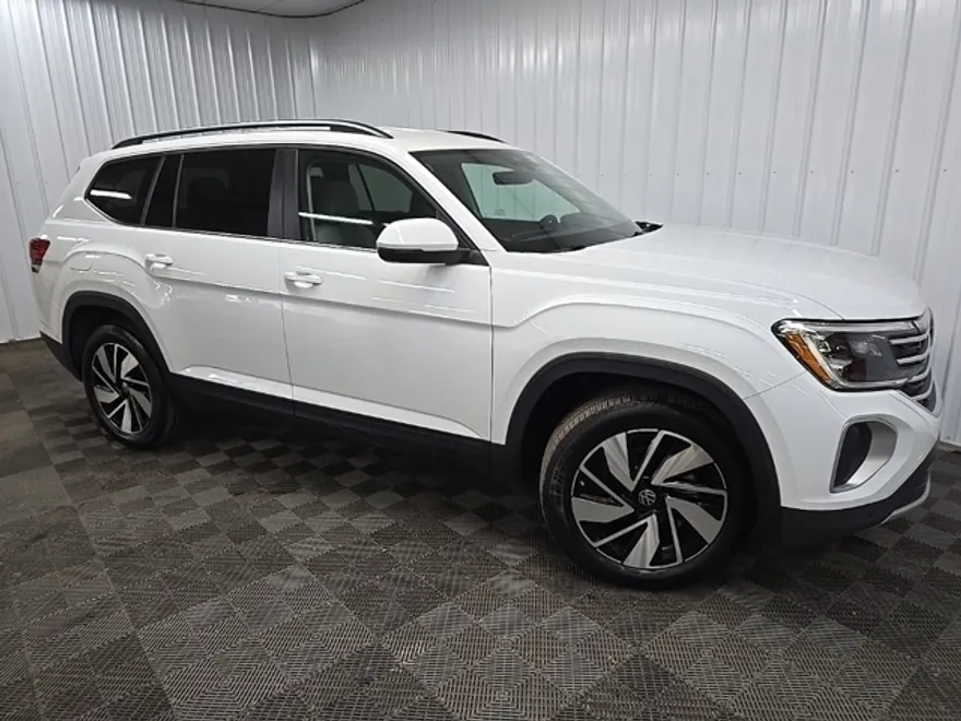 2024 Volkswagen Atlas SE Technology photo 1