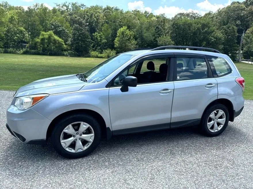 2015 Subaru Forester 2.5i Premium photo 1