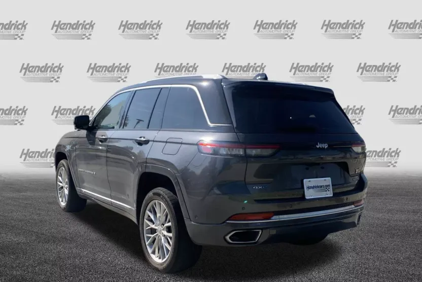 2022 Jeep Cherokee Summit 4xe photo 1