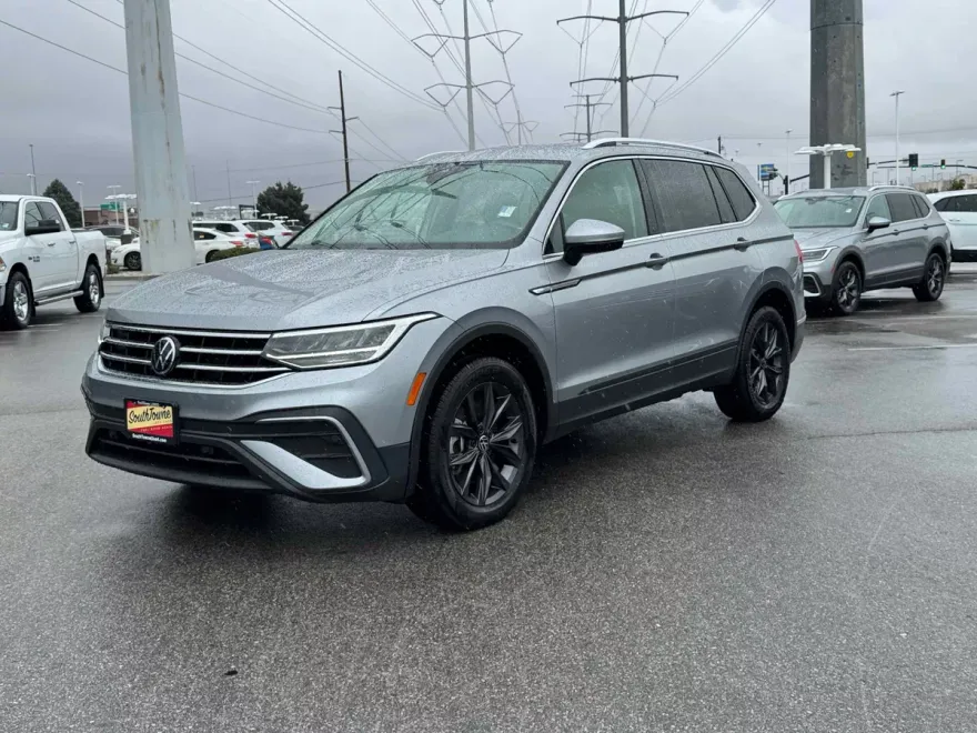 2024 Volkswagen Tiguan SE Wolfsburg Edition photo 1