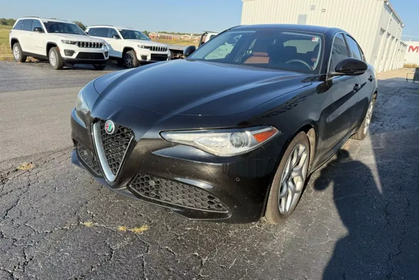 2018 Alfa Romeo Giulia Ti photo 1