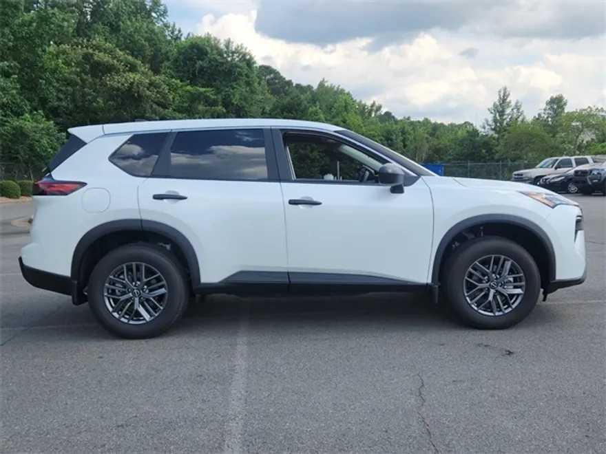 2025 Nissan Rogue S photo 1