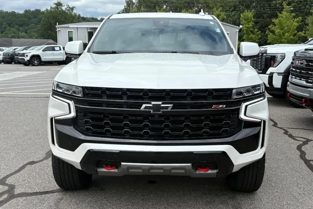 2024 Chevrolet Tahoe Z71 photo 1