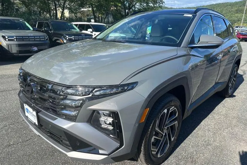 2025 Hyundai Tucson Limited photo 1