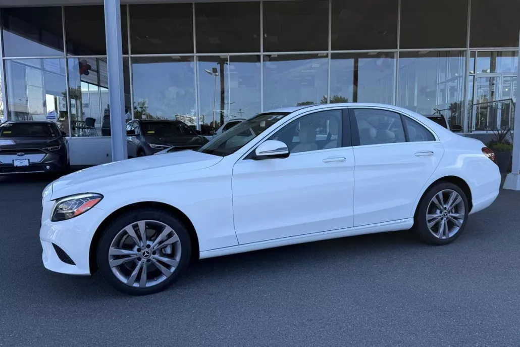 2019 Mercedes Benz C 300 photo 1