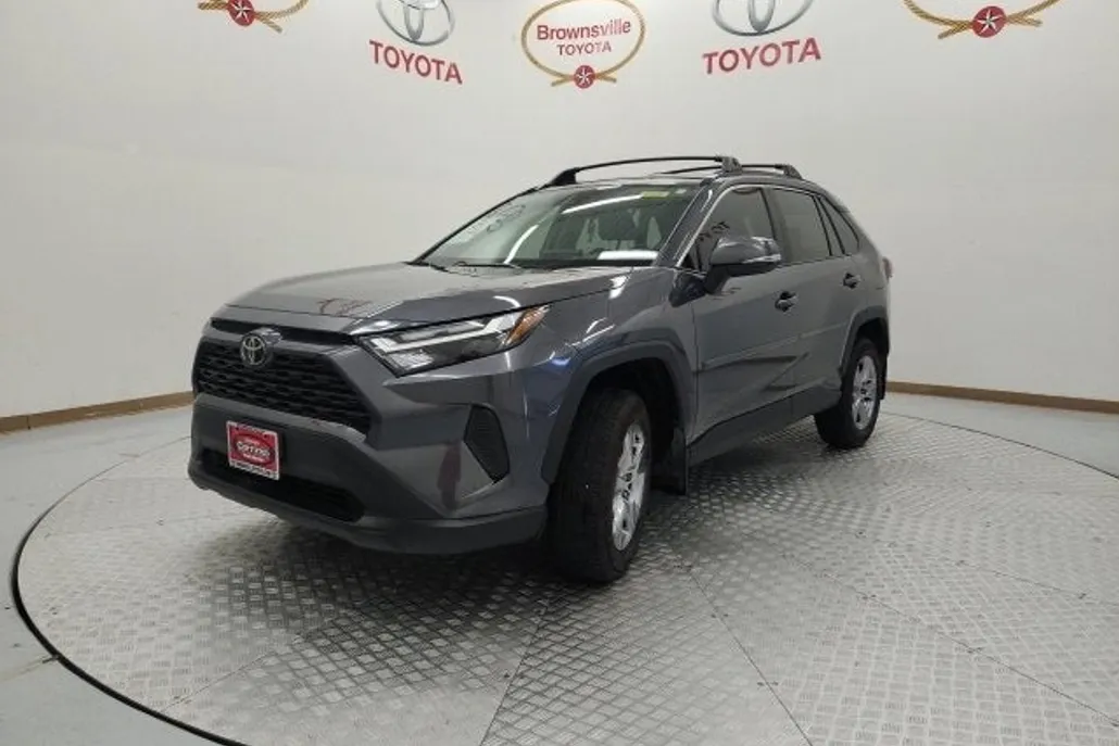 2025 Toyota RAV4 XLE photo 1