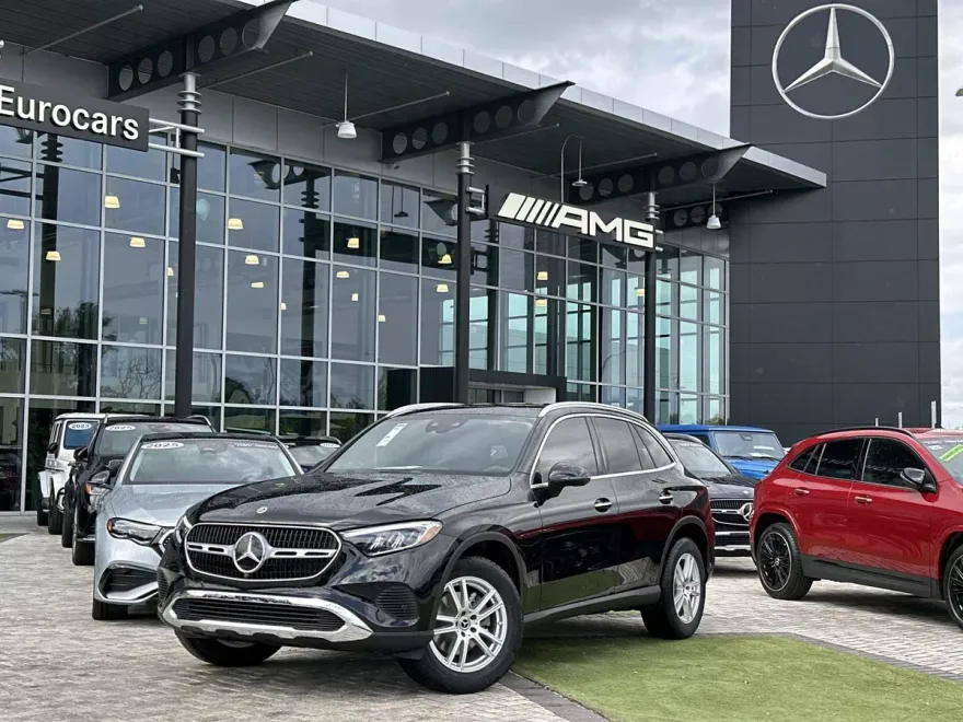 2026 Mercedes Benz GLC 300 photo 1