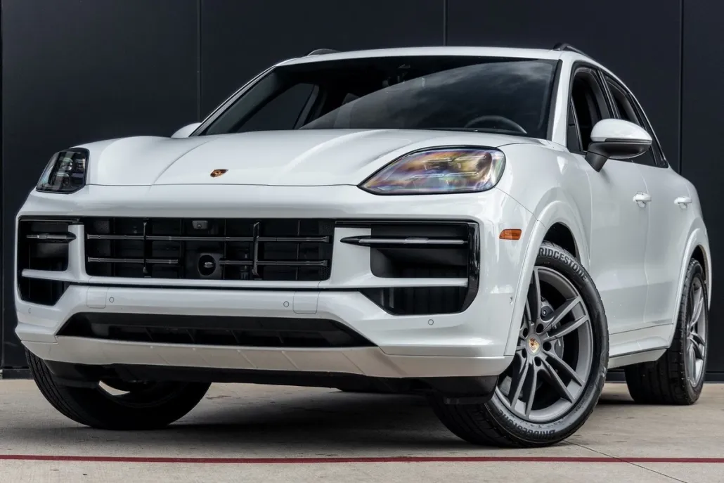 2025 Porsche Cayenne photo 1