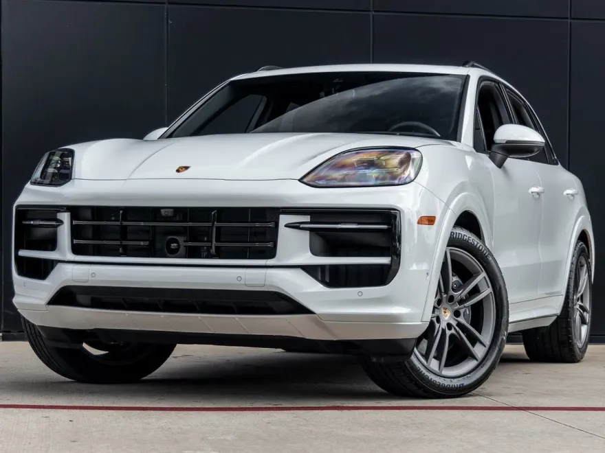2025 Porsche Cayenne photo 1