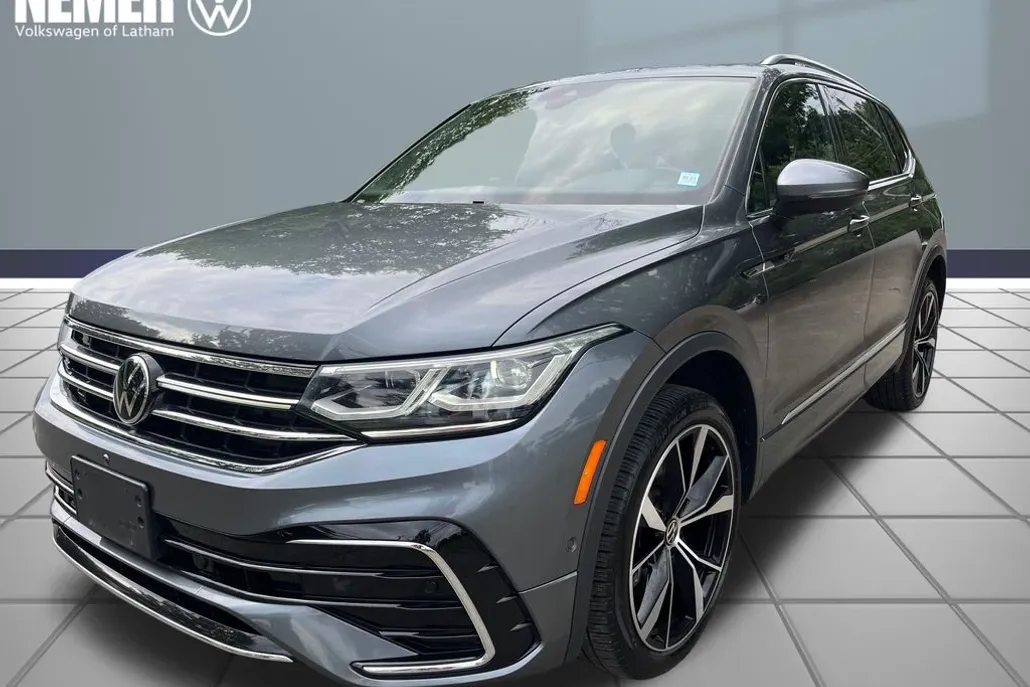 2022 Volkswagen Tiguan SEL Premium R-Line photo 1