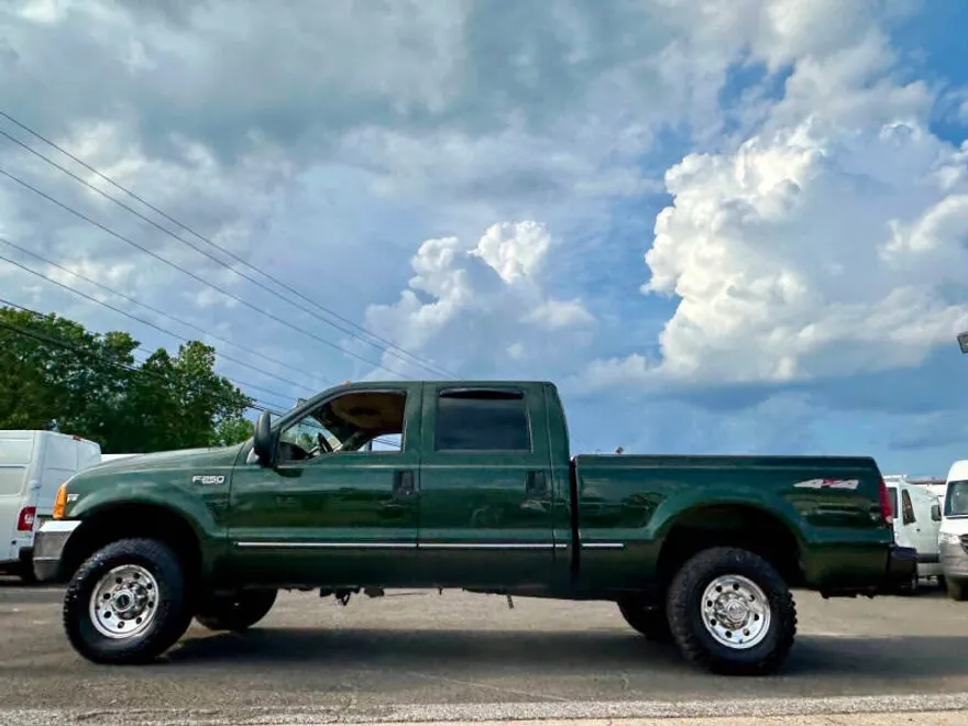1999 Ford F-250 XLT photo 1