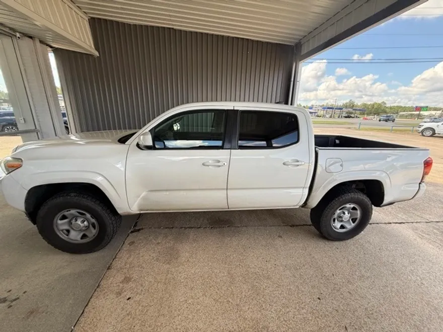 2021 Toyota Tacoma SR photo 1