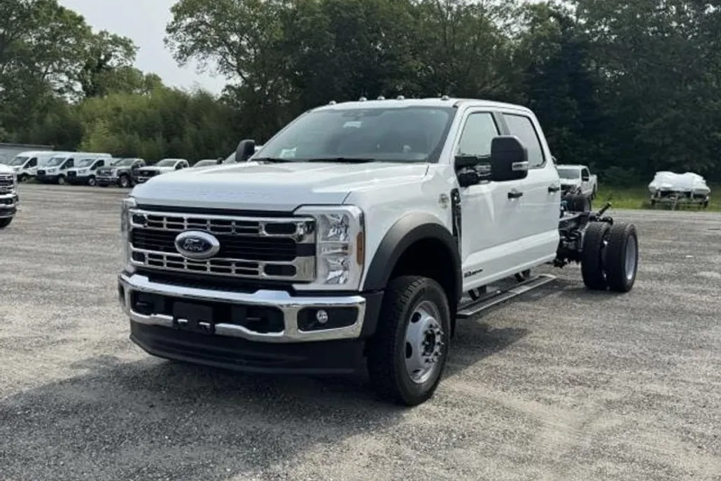 2025 Ford F-550 XL photo 1