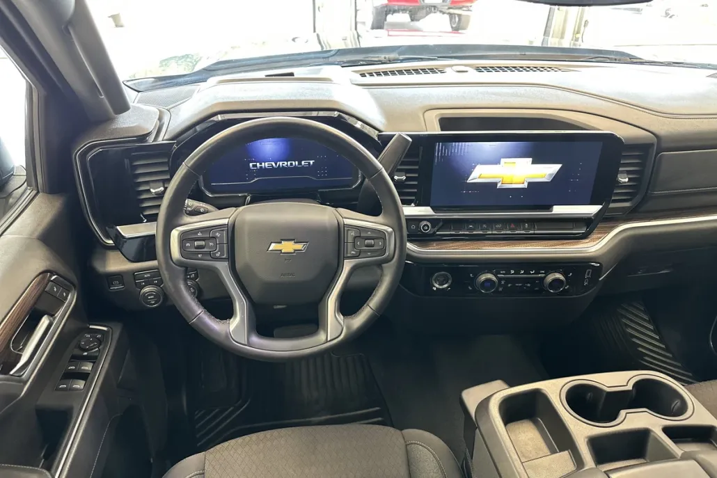 2022 Chevrolet Silverado 1500 LT photo 1